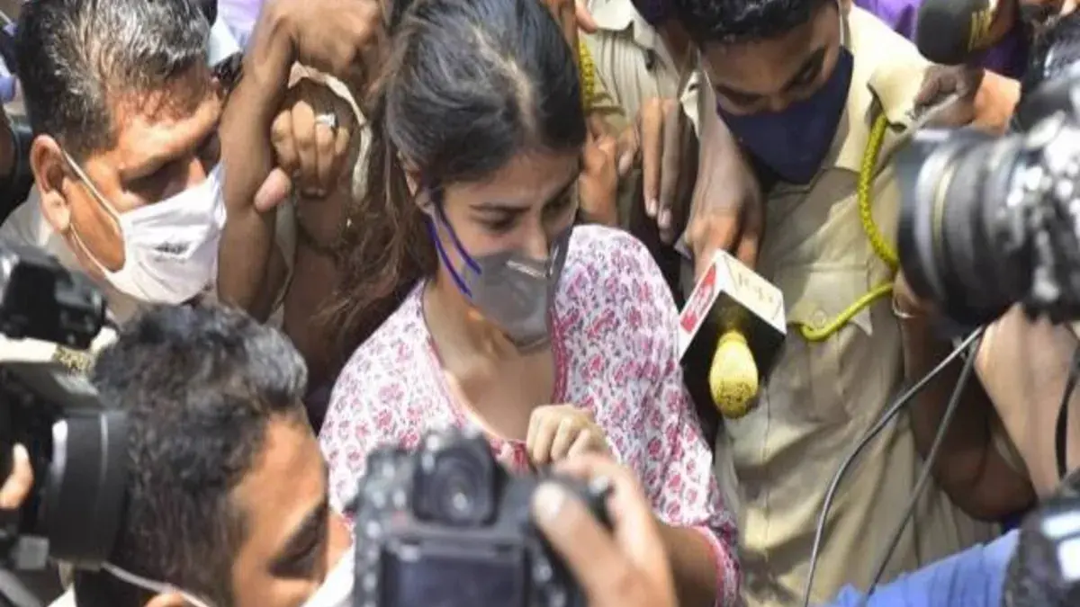 Sushant: Sushant's girlfriend Rhea Chakraborty goes to court