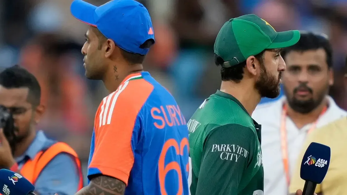 IND vs PAK handshake