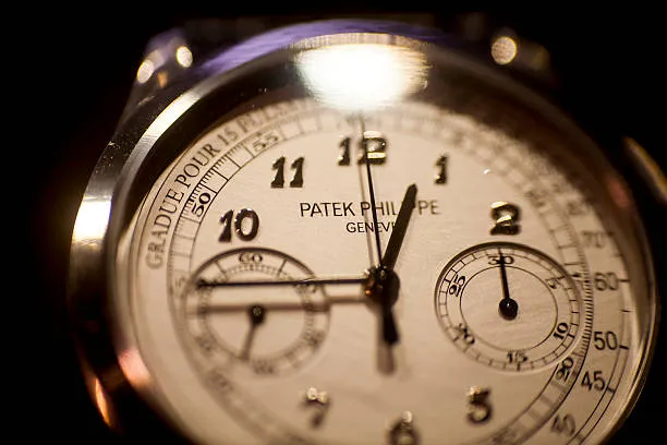 Rolex से Patek तक: लोग लाखों की घड़ी क्यों खरीदते हैं और कब मिलता है फायदा Luxury Watch Investment